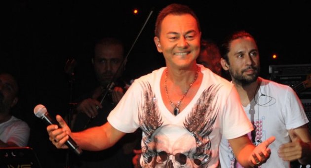 Serdar Ortaç'tan milli jest