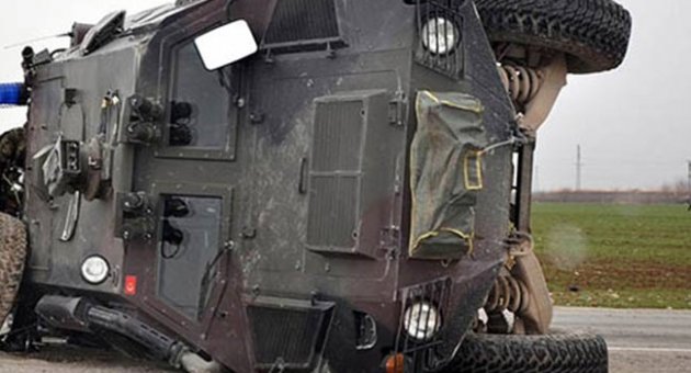 Silvan'da askeri araç devrildi: 3 yaralı