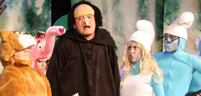 Şirinler Tiyatrosuna Çocuklar Bayıldı