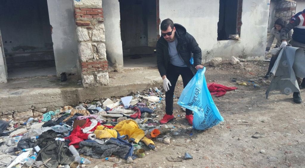 Siyaseti Bırakıp Temizlik Yaptılar