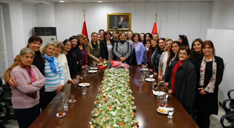 Siyasette kadına ihtiyaç var