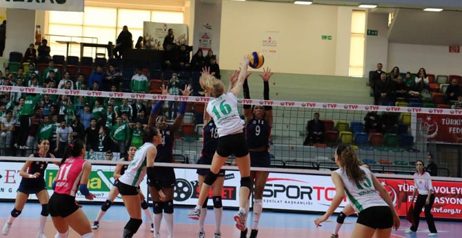 Sultanlar Bursa'dan Puanla Döndü 