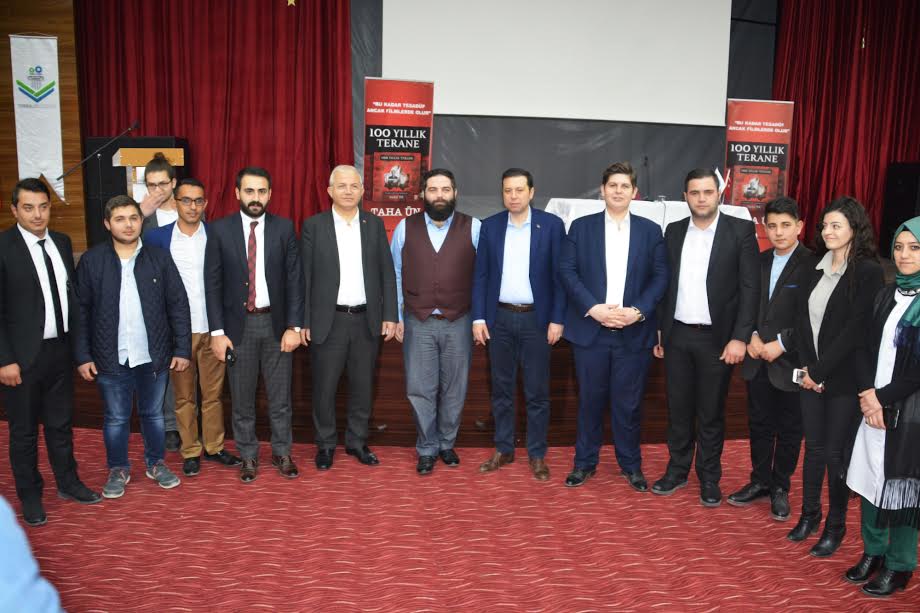 TAHA ÜN ‘100 YILLIK TERANE’  KİTABINI TORBALI’DA İMZALADI.