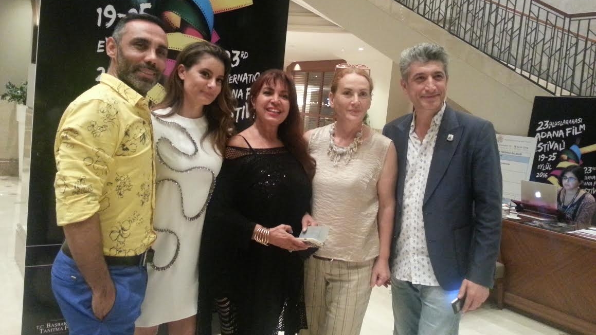 TANER VE ATİYE BEYAZPERDE’DE BULUŞTU…