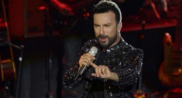 Tarkan fanıyla evleniyor