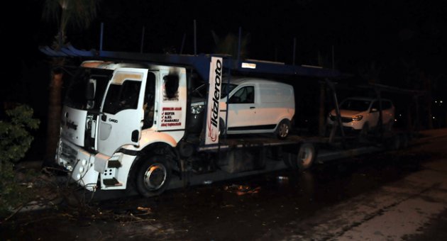 Tarsus’ta araç yüklü TIR'a molotoflu saldırı