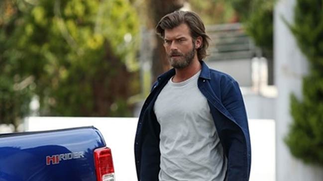 Tatlıtuğ tarikat davasını kazandı