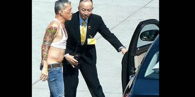 Tayland&#039;ın Dövmeli Kralının İlk Hareketi...