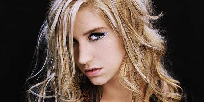 Tecavüz İddiasıyla Zor Dönemden Geçen Şarkıcı Bakın Ne Halde!