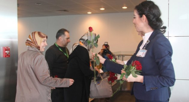 THY'den umre yolcularına gül sürprizi