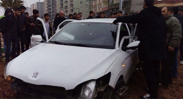 TIR ile otomobil çarpıştı: 2 ölü, 3 yaralı