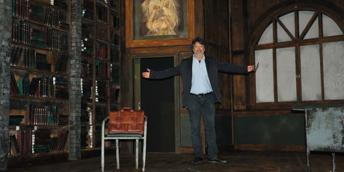 TİYATROYA ADANMIŞ BİR ÖMÜR