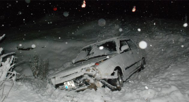 Tokat’ta kar yağışı ve buzlanma kazaya neden oldu: 4 yaralı