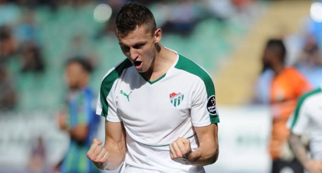 Tomas Necid golü unuttu