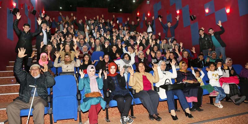 TORBALI’DA SİNEMAYA YOĞUN İLGİ