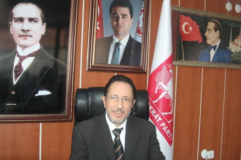 TORBALI DEMOKRAT PARTİLİ BELEDİYE BAŞKANINI BEKLİYOR