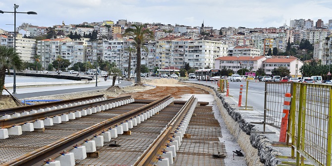 Tramvayda son rötuşlar! Ağaçlar taşınıyor