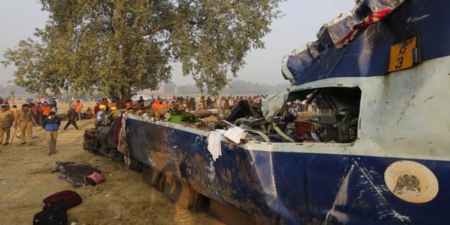 Tren kazasında ölü sayısı 142'ye yükseldi
