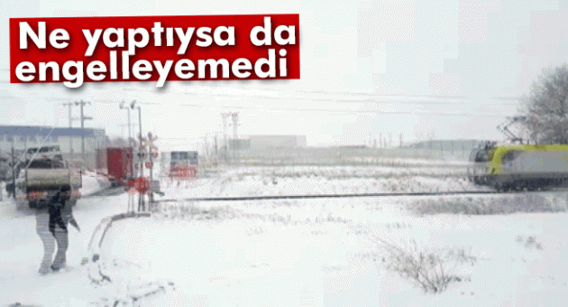 Tren TIR'ı böyle biçti