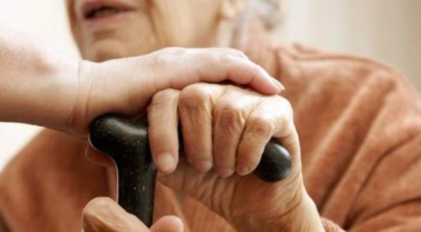 TÜRKİYEDE YAŞLI İNSAN SAYISI ARTIYOR