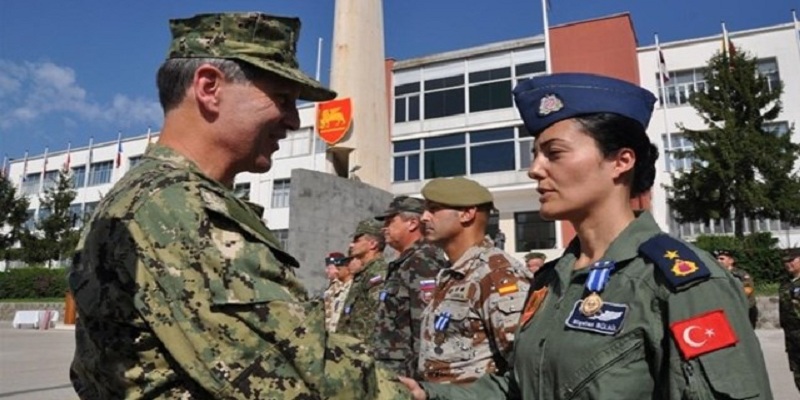 Türkiye'nin ilk kadın generali olacaktı; FETÖ'den gözaltında