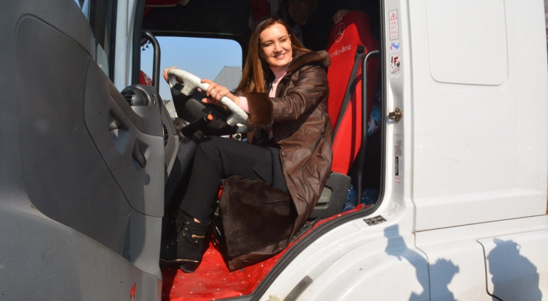 TÜRKMENLERE YARDIM TIR’INI HOTAR SÜRDÜ