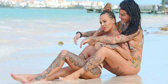 TV Yıldızı İkilinin Tatil Keyfi