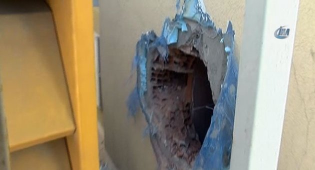 Üç saatte girdiler beş dakikada kaçtılar