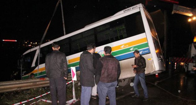 Uçuruma düşmekten bariyerler kurtardı