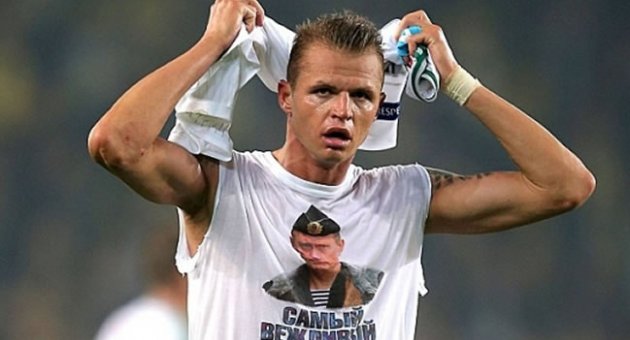 UEFA'dan Tarasov'un Putin'li tişörtüne ceza