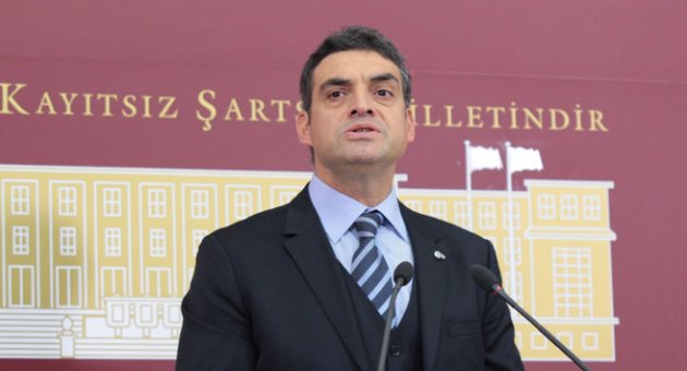 Umut Oran&#039;dan, Gürsel Tekin&#039;e tepki!