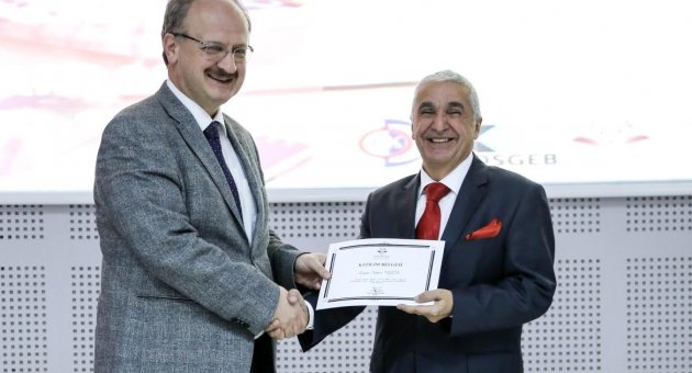 Üniversite – Sanayi İş birliği İKÇÜ'DE tartışıldı