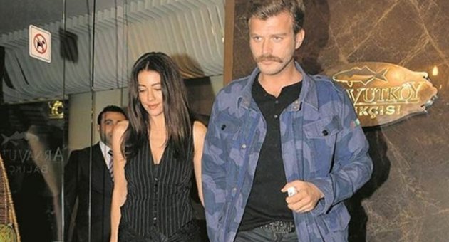 Ünlü çift aşklarını simgeledi!