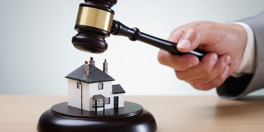 Ünlü futbolcunun evine haciz kondu