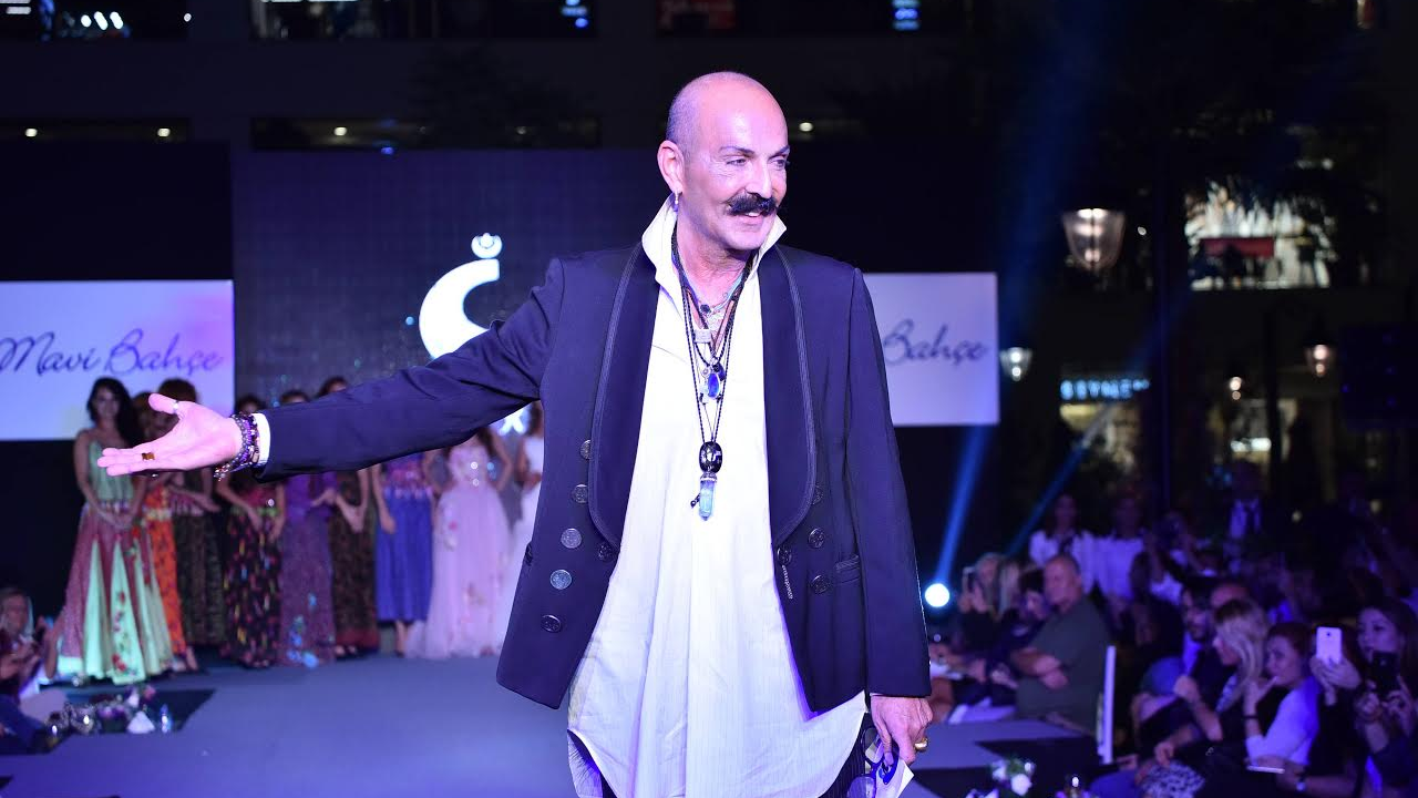 Ünlü Modacı İzmir'de Defile Düzenledi