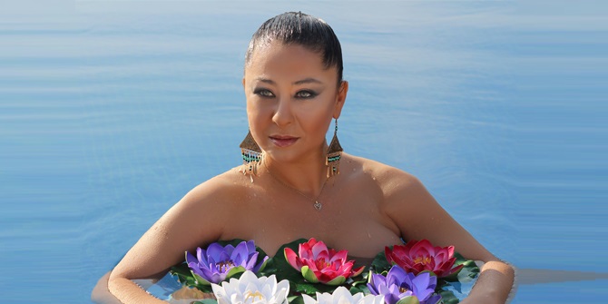 Ünlü oyuncudan Ornella Mutti pozu