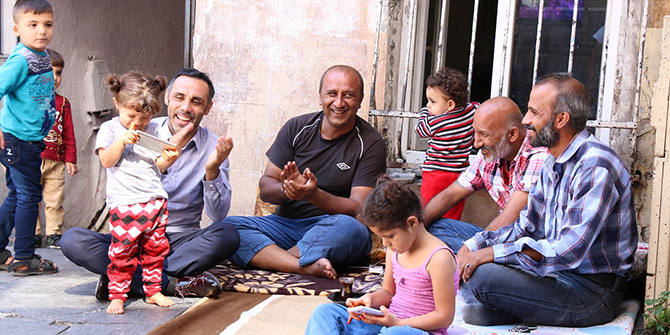 Ünlü oyuncu Suriyeli mültecilerin konuğu oldu