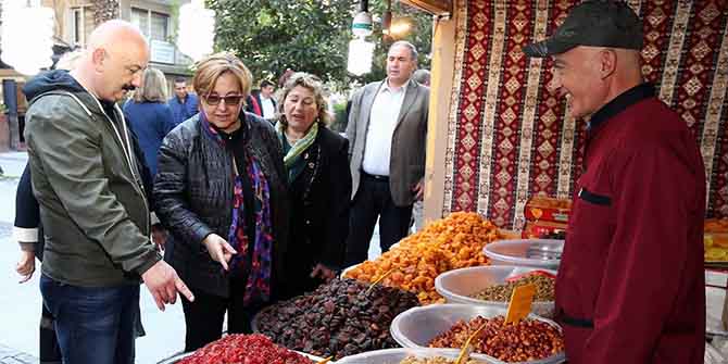 Üretici muhtarlar Konak'ta buluştu