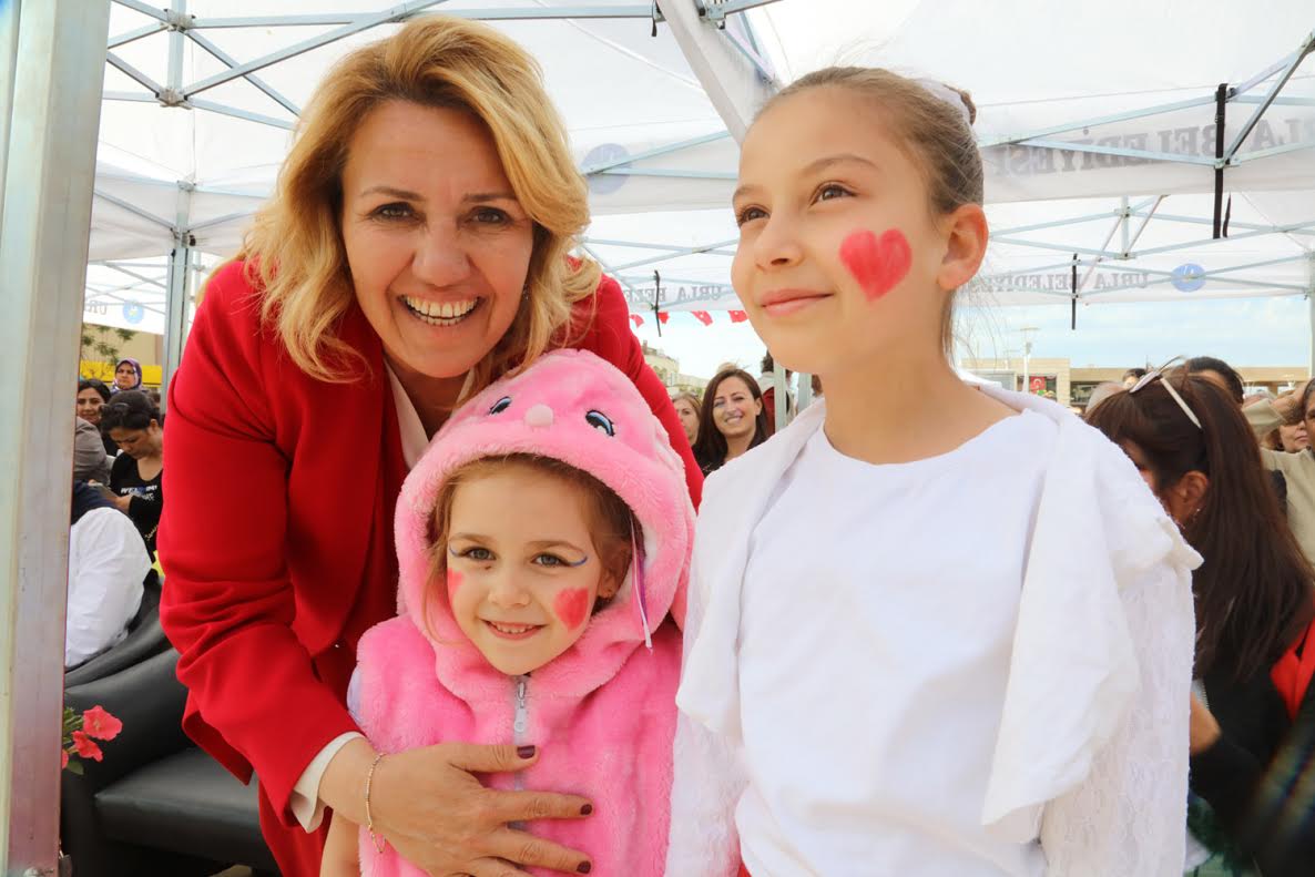 URLA BELEDİYE KONSERVATUARI MİNİKLERİNİN 23 NİSAN COŞKUSU