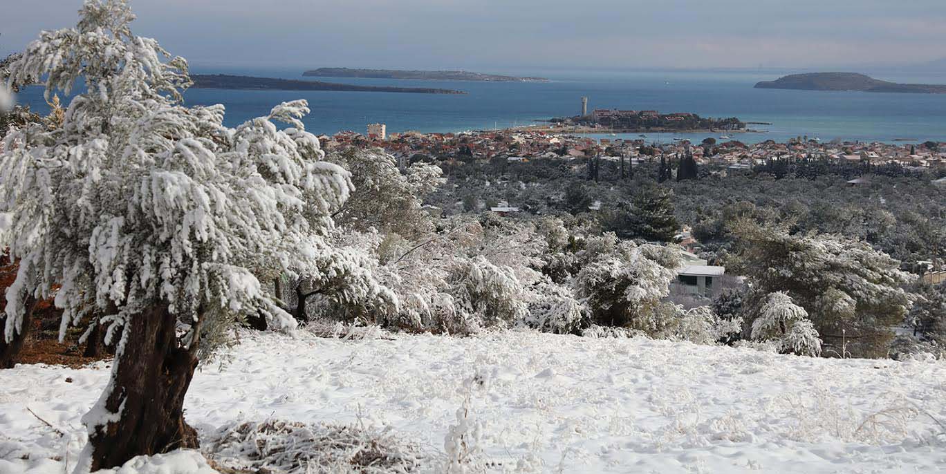 URLA BEYAZA BÜRÜNDÜ