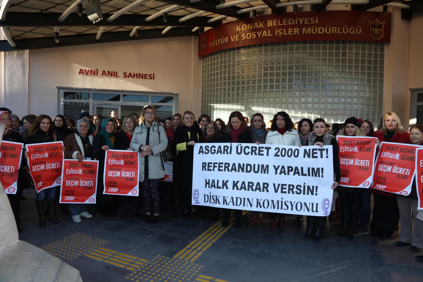 UYAR KADIN EMEĞİ PANELİNDE KONUŞTU