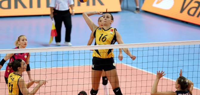 VakıfBank Sezona Galibiyetle Başladı