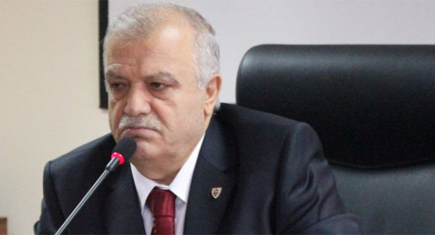 Vali Şentürk'ten duygulandıran şiir!