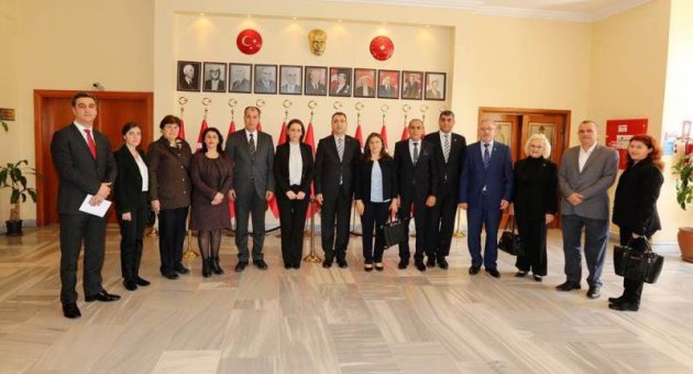 Vali Toprak: ''Resmi büyük okumalıyız''