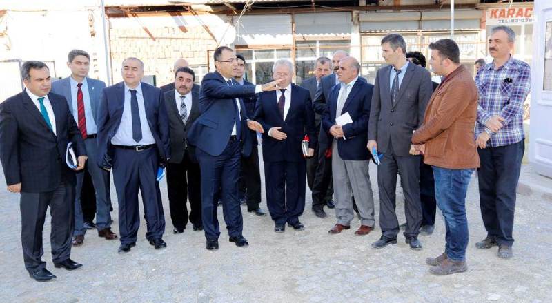 Vali Toprak'tan Menemen'de inceleme