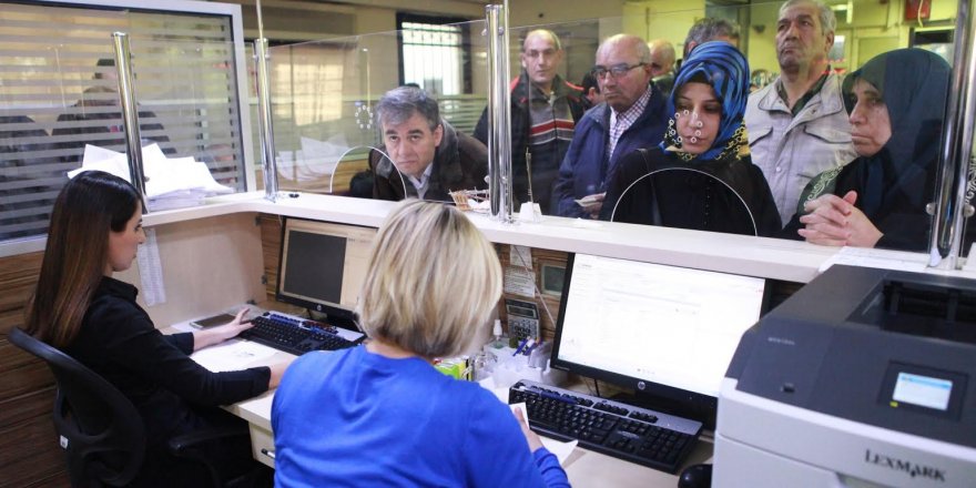 Vergilerini ödemek isteyenlere Bornava'da Özel Hizmet