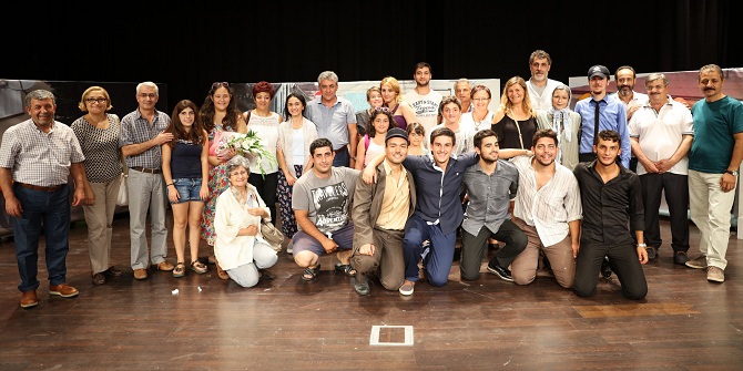 Yaka Mahalleli gençlerin kurduğu tiyatro büyük alkış aldı