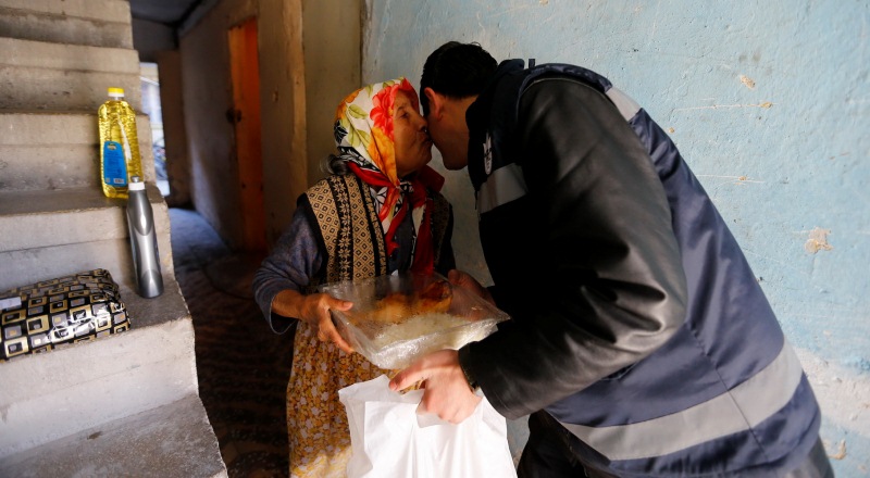 Yılbaşında hem sofralar hem kalpler doldu