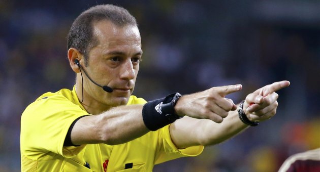 Yılın hakemi Cüneyt Çakır oldu