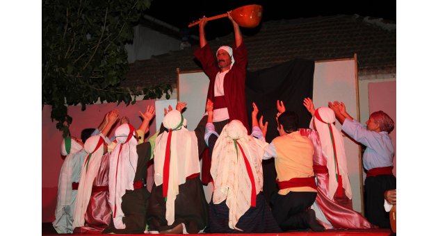 YILIN KÖY TİYATROSU BADEMLERİN